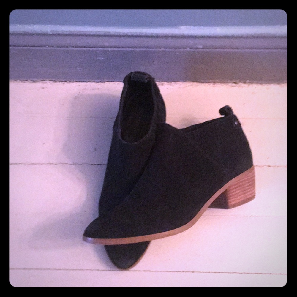 Nice ankle boots real sueade!!! Nice and soft